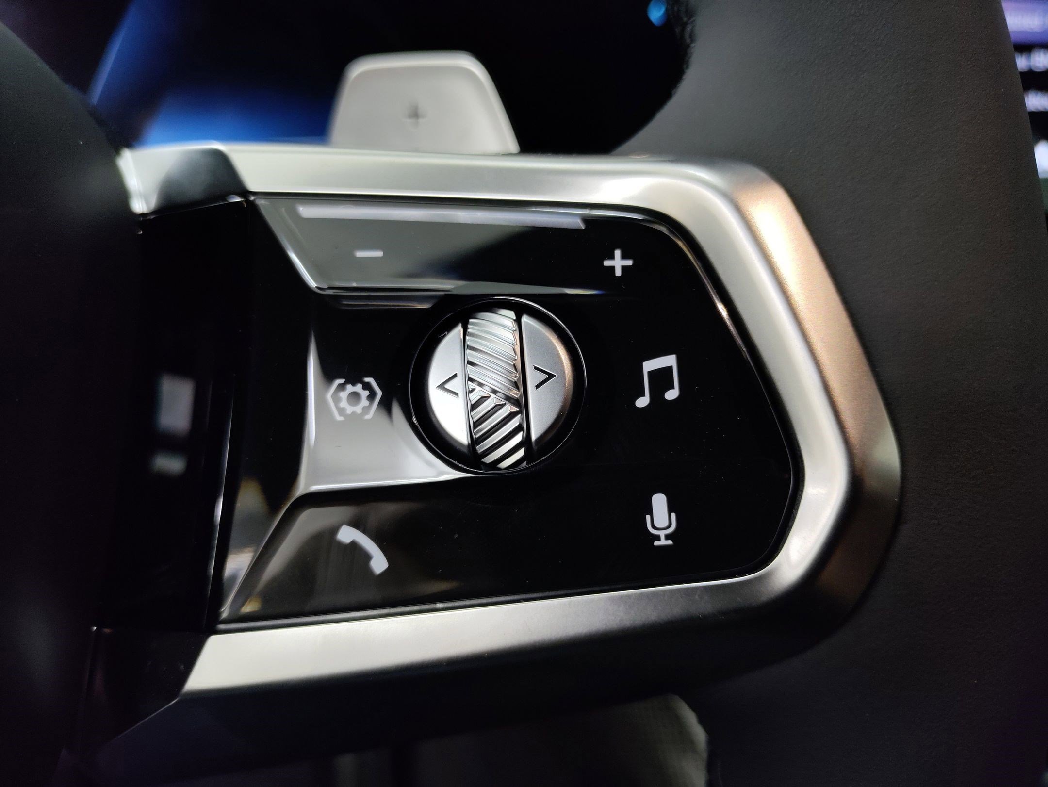 New 2025 BMW 760i xDrive image 16