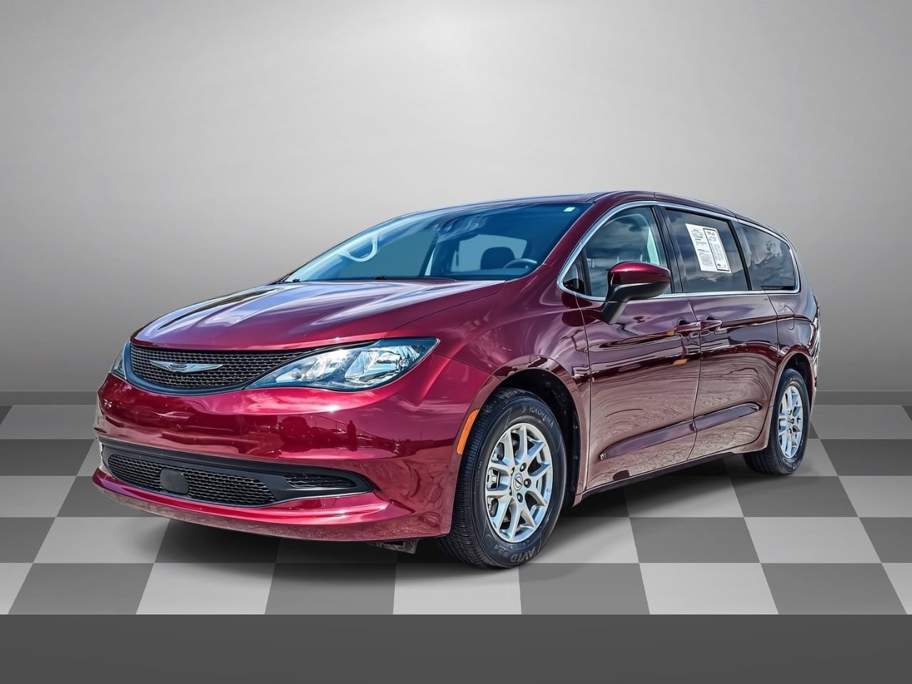 Used 2023 Chrysler Voyager LX FWD image 3
