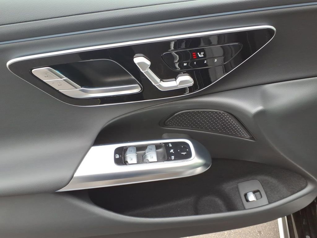 New 2026 Mercedes-Benz E 350 4MATIC Sedan image 12