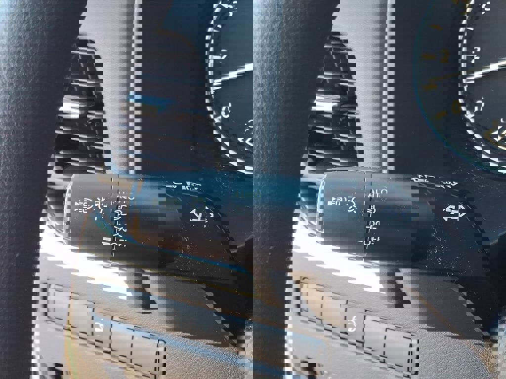 Used 2023 Nissan Rogue SV image 16