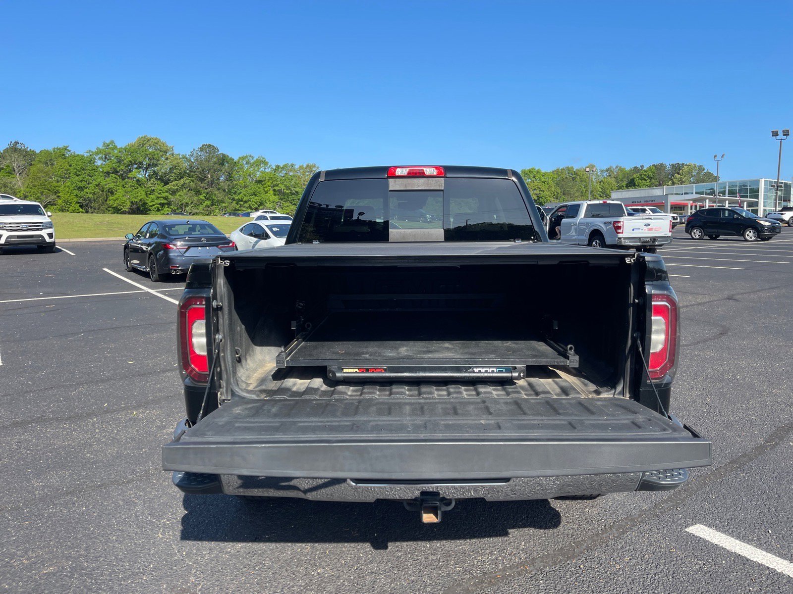 Used 2018 GMC Sierra 1500 SLT image 16