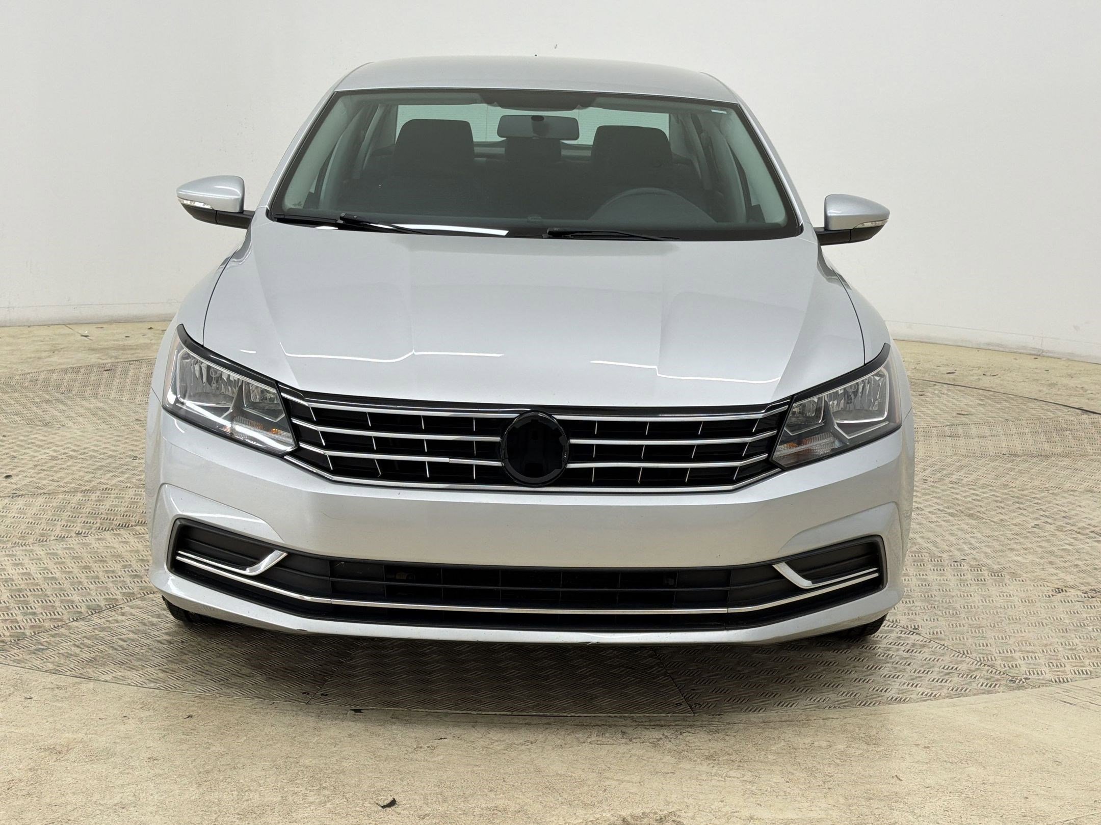 Used 2016 Volkswagen Passat 1.8T R-Line image 6