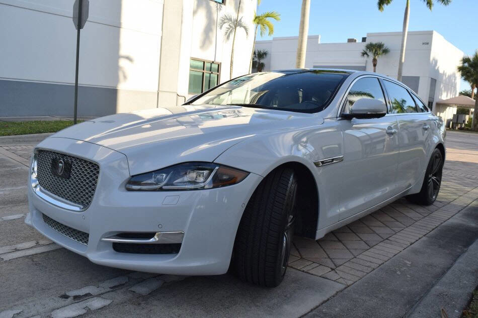 Used 2019 Jaguar XJ Collection image 2