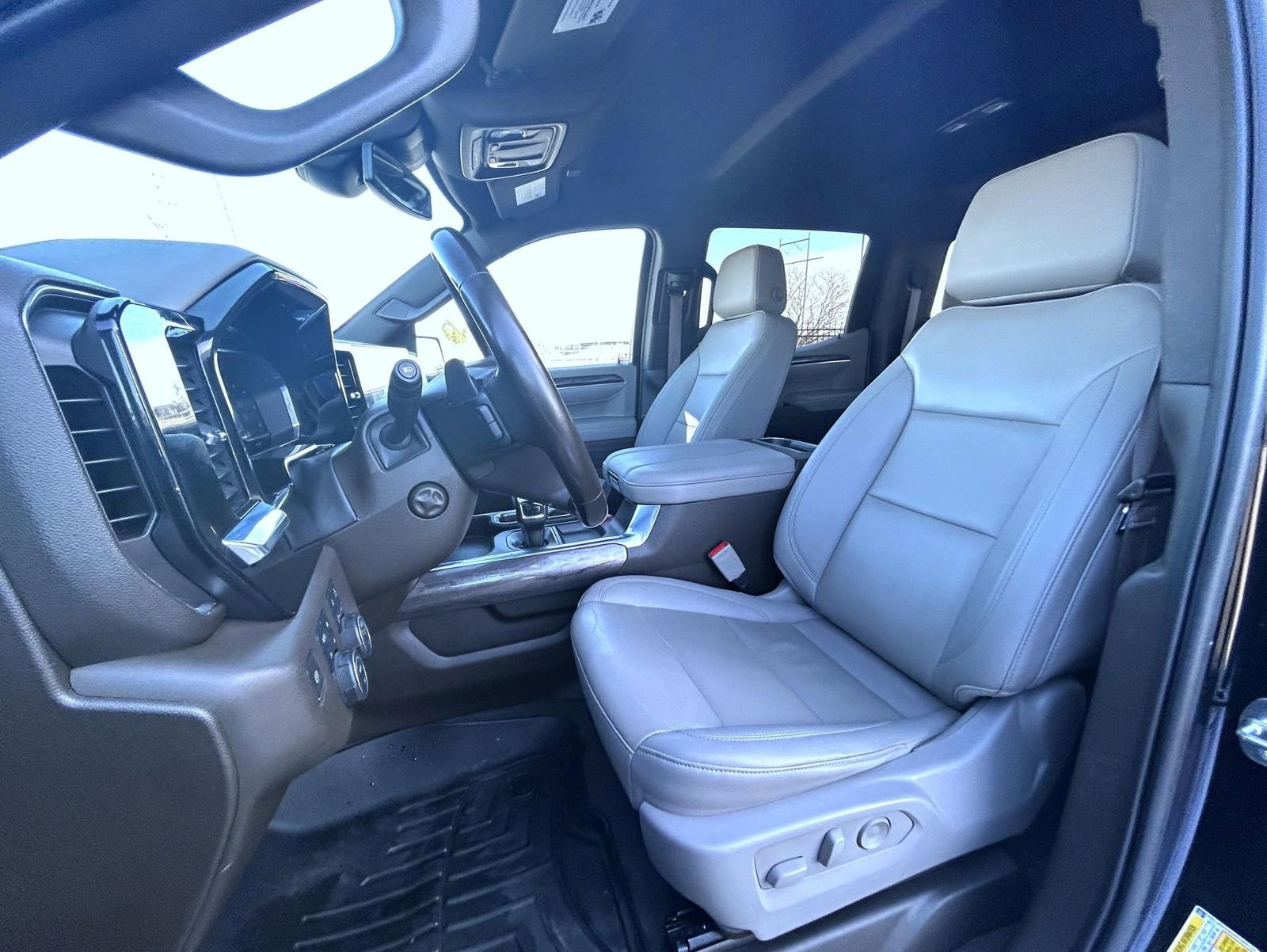 Certified 2023 Chevrolet Silverado 1500 LTZ w/ Z71 Off-Road Package image 10