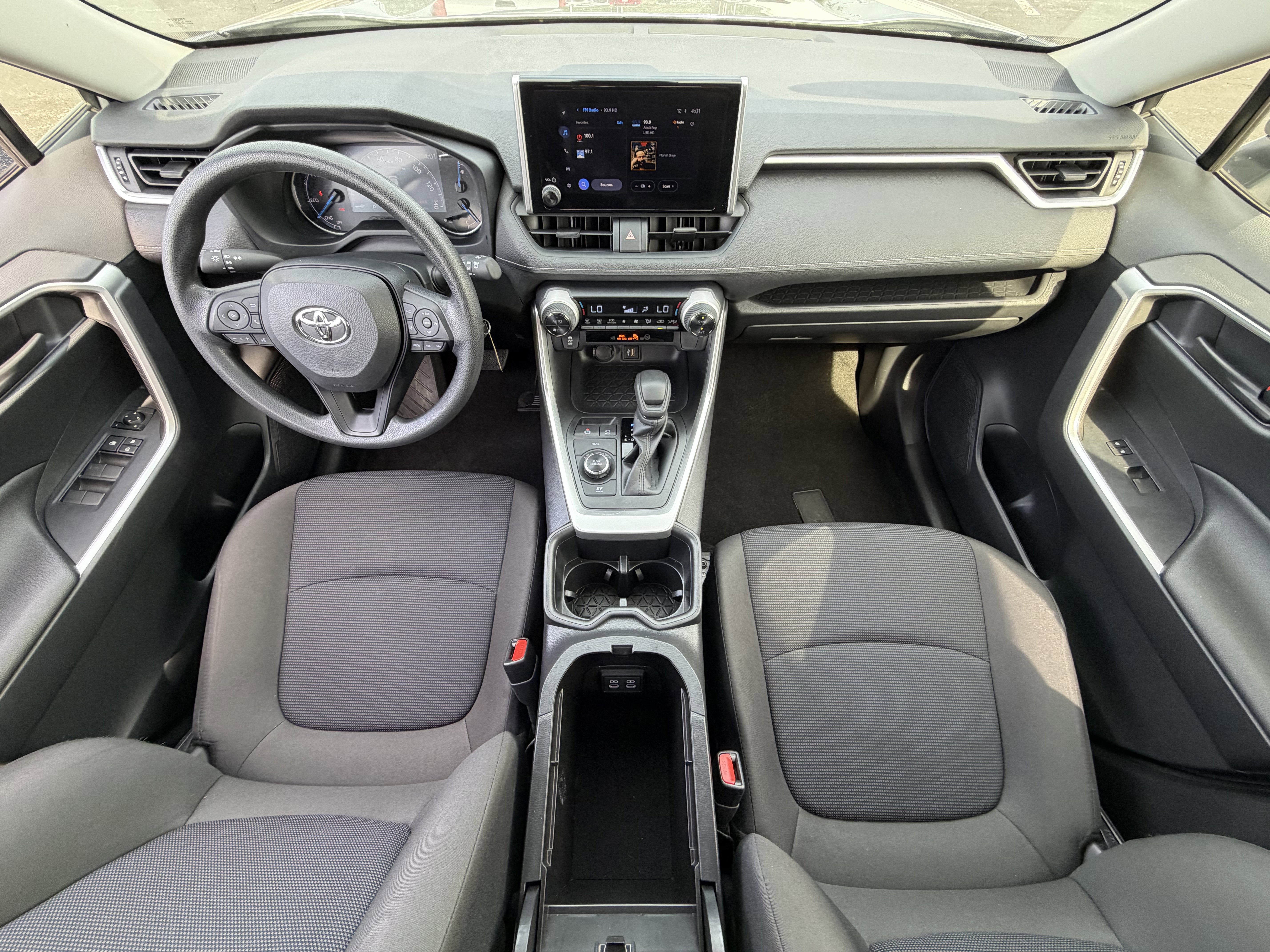 Used 2025 Toyota RAV4 LE AWD/4WD image 17