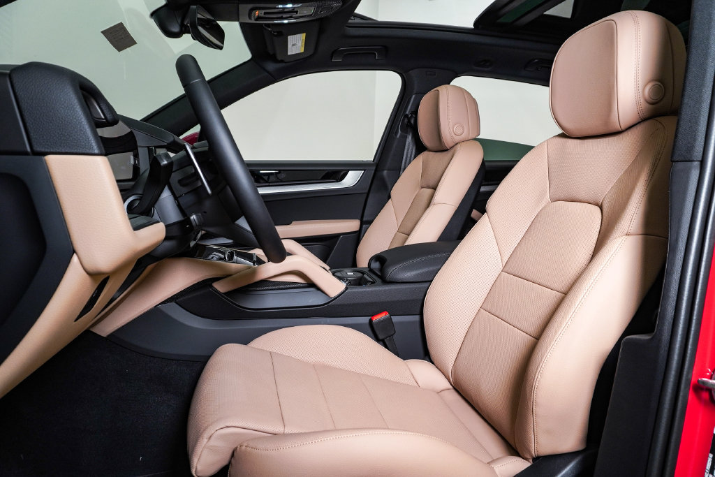 New 2026 Porsche Cayenne AWD/4WD image 5