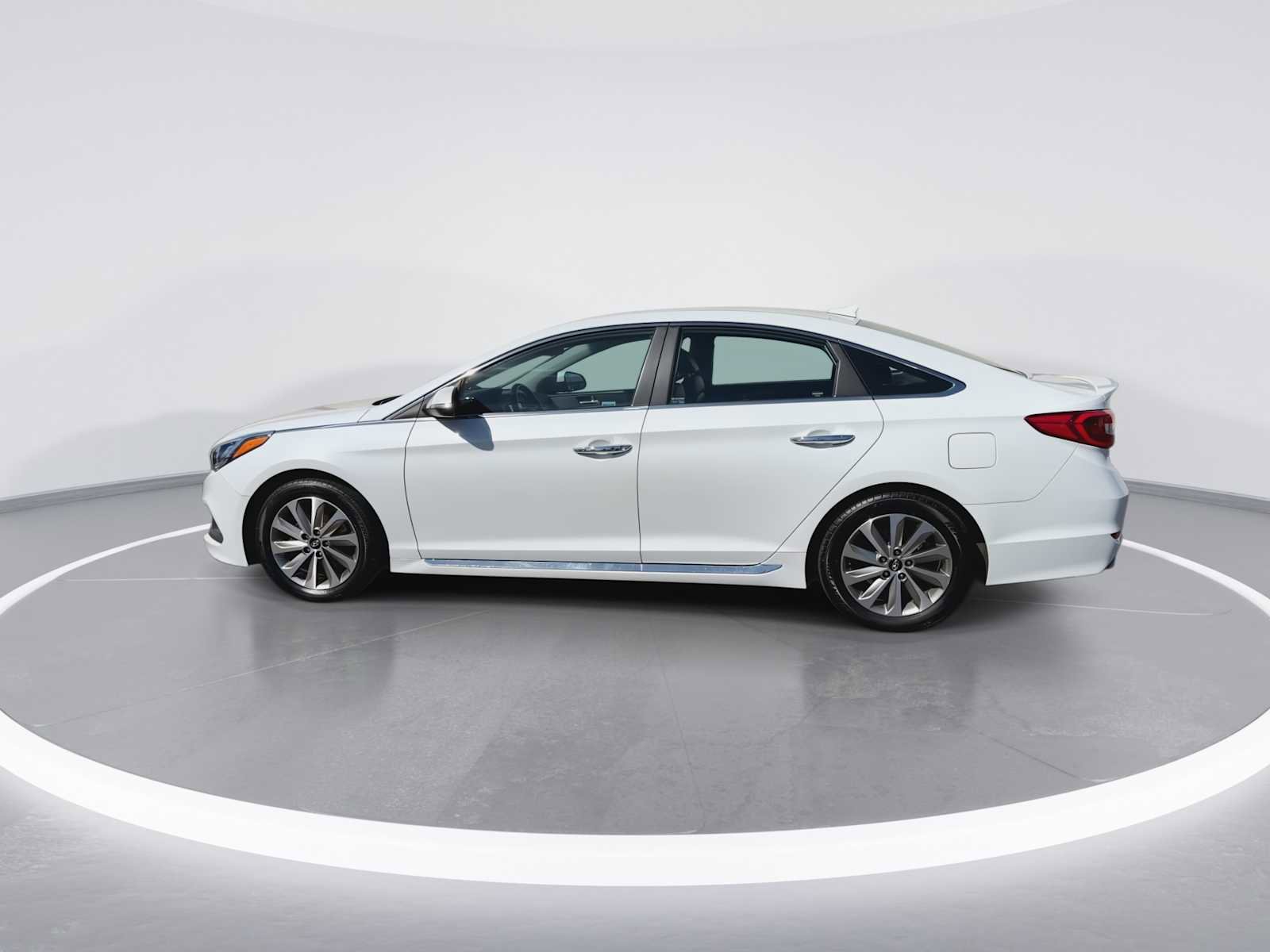 Used 2015 Hyundai Sonata Sport w/ Option Group 04 FWD image 5