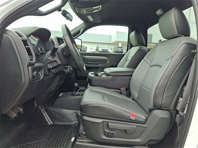 Used 2024 RAM 2500 Tradesman w/ Chrome Appearance Group image 13