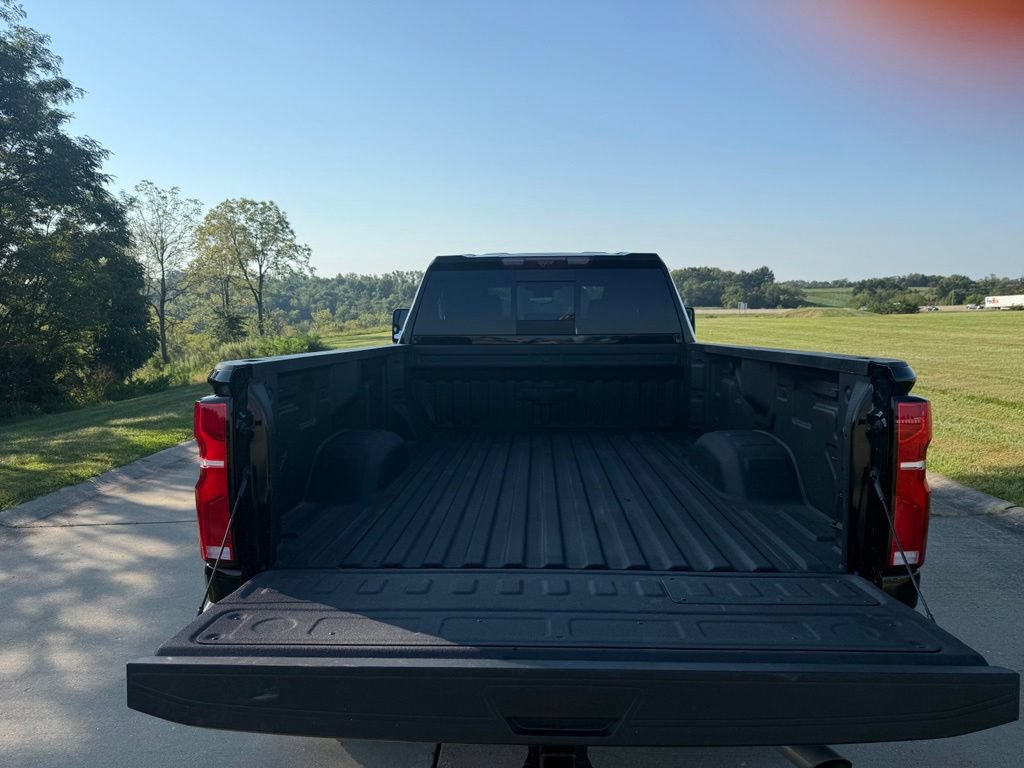 Used 2026 Chevrolet Silverado 2500 LTZ w/ LTZ Premium Package AWD/4WD image 8