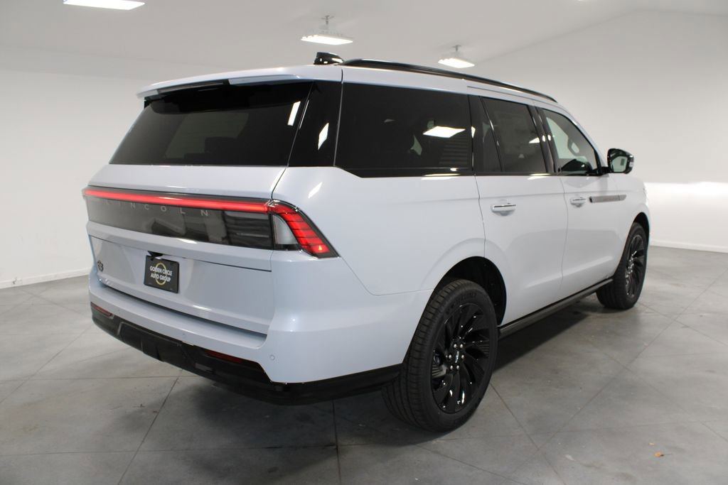 New 2025 Lincoln Navigator Reserve w/ Jet Appearance Package image 8