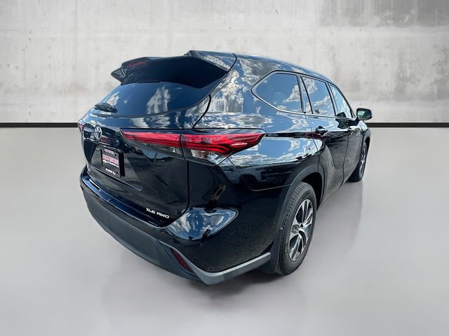 Used 2022 Toyota Highlander XLE image 5