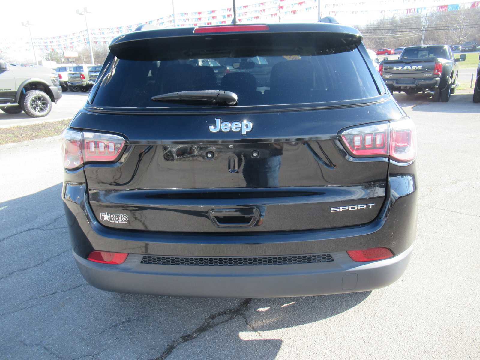 Used 2018 Jeep Compass Sport image 4