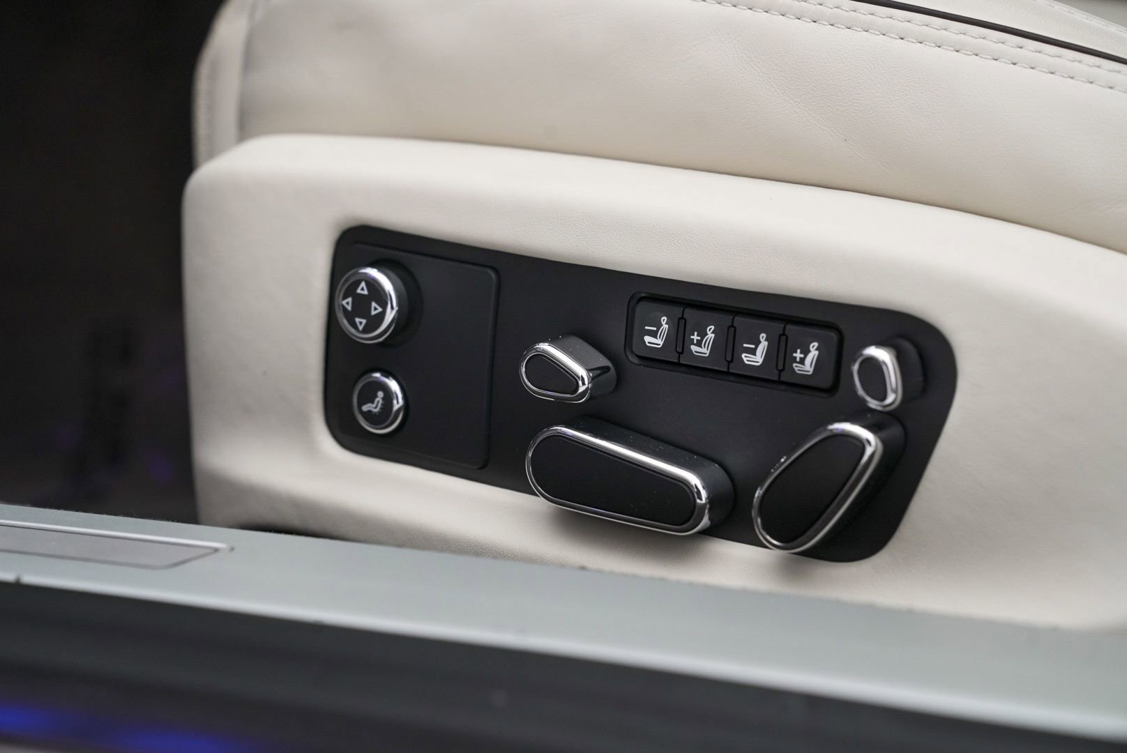 Used 2023 Bentley Continental GT Azure image 11