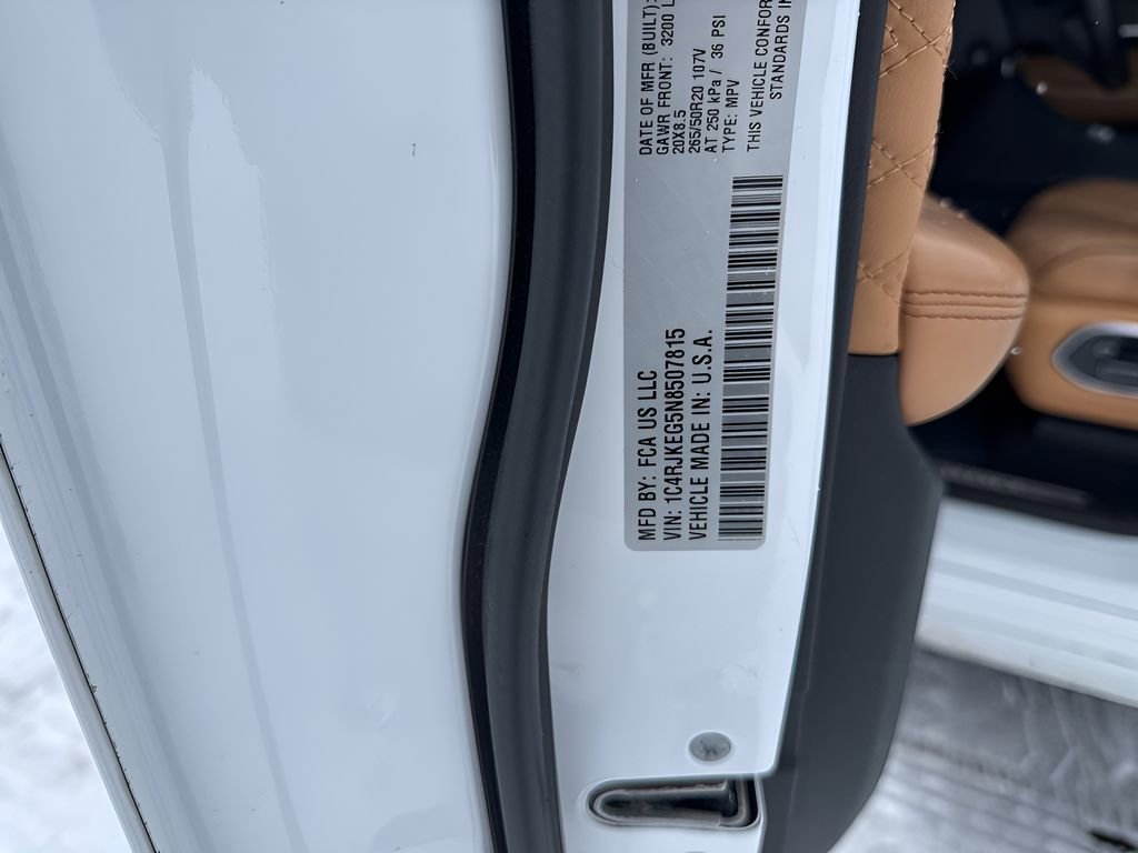 Used 2022 Jeep Grand Cherokee L Summit w/ Advanced Protech Group IV image 46