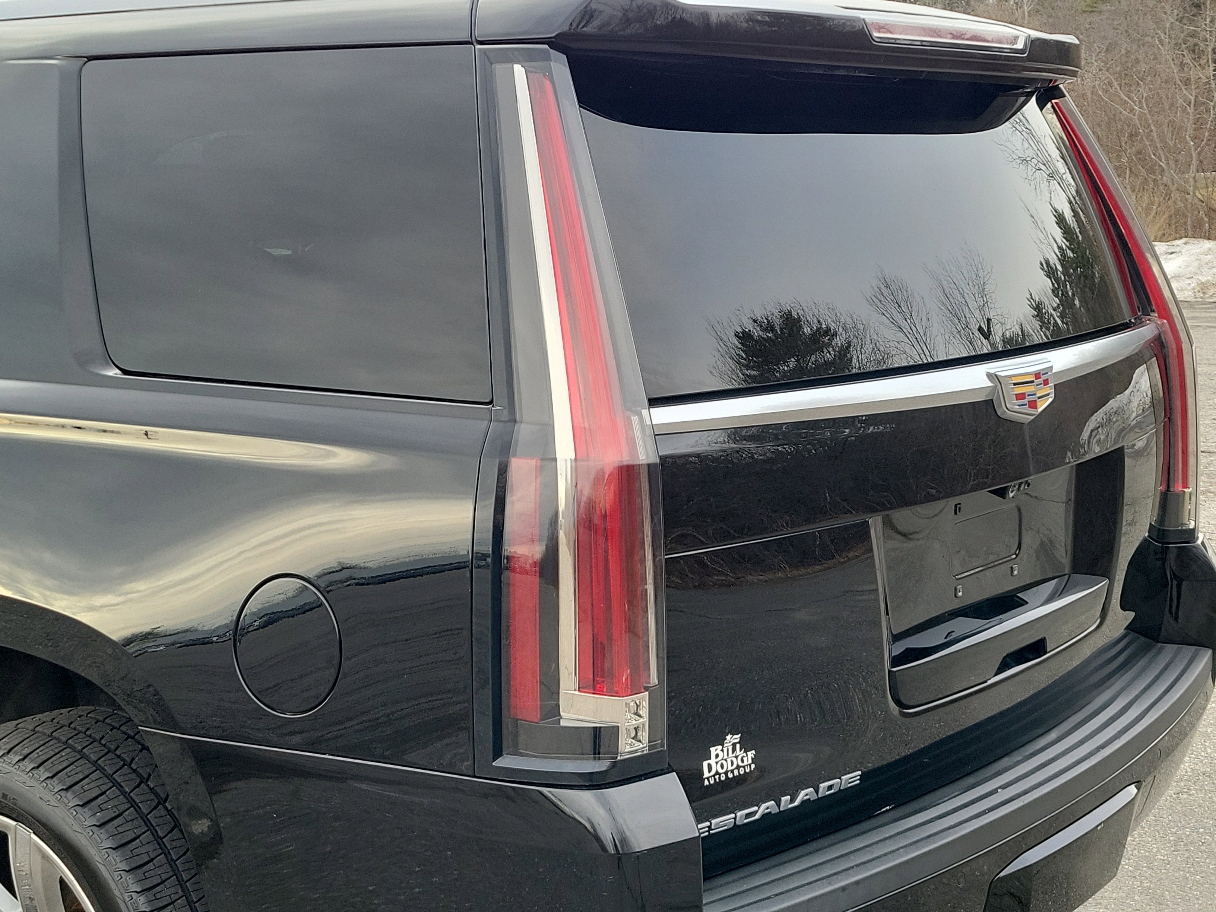 Used 2019 Cadillac Escalade Luxury image 11