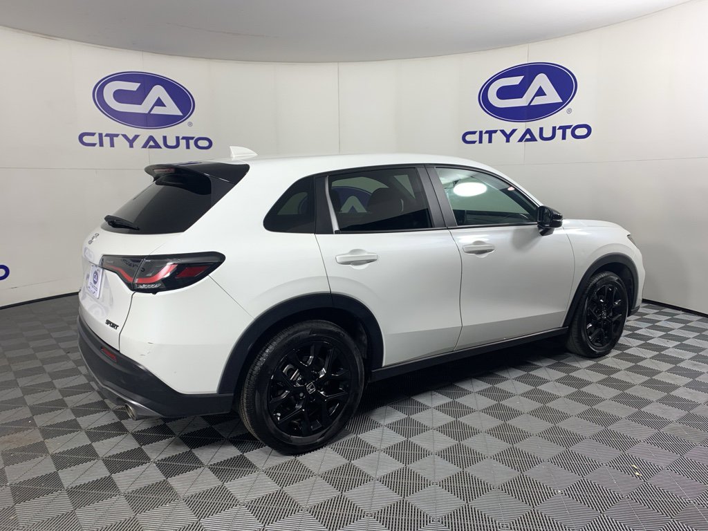 Used 2025 Honda HR-V Sport image 3