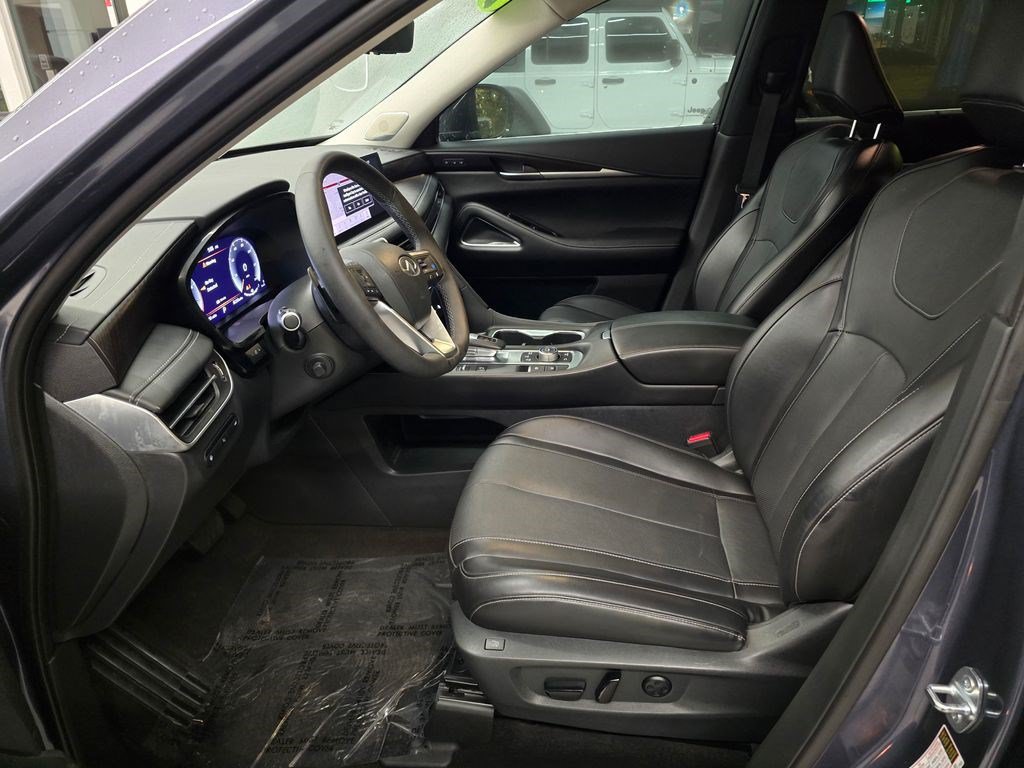 Used 2023 INFINITI QX60 Sensory w/ Vision Package FWD image 16