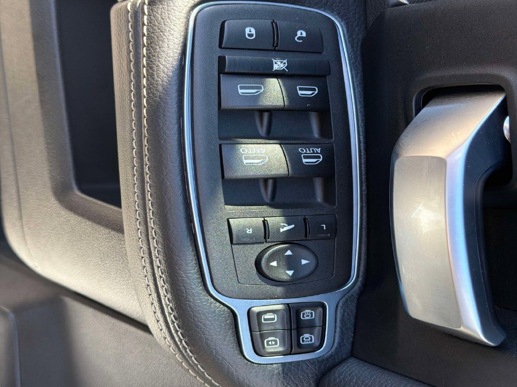 Used 2024 RAM 3500 Big Horn w/ Night Edition AWD/4WD image 20