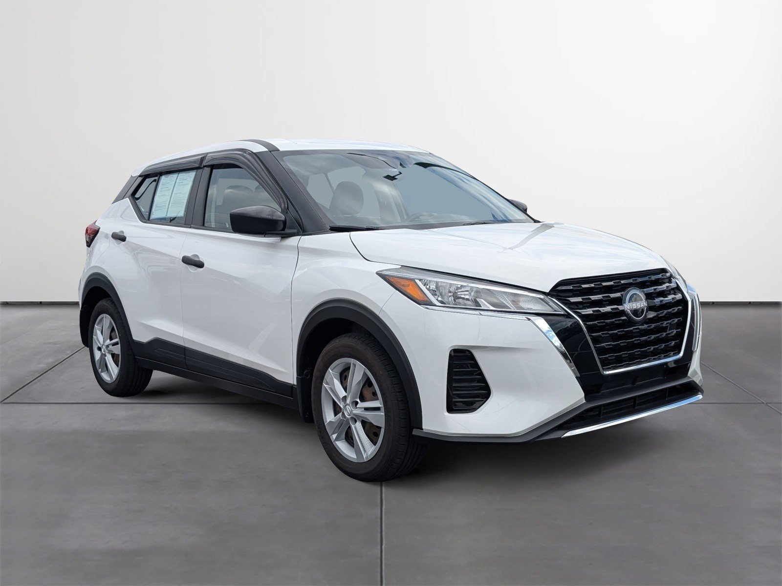 Used 2022 Nissan Kicks S image 7