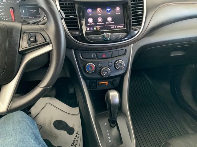 Used 2022 Chevrolet Trax LT w/ LT Convenience Package image 22