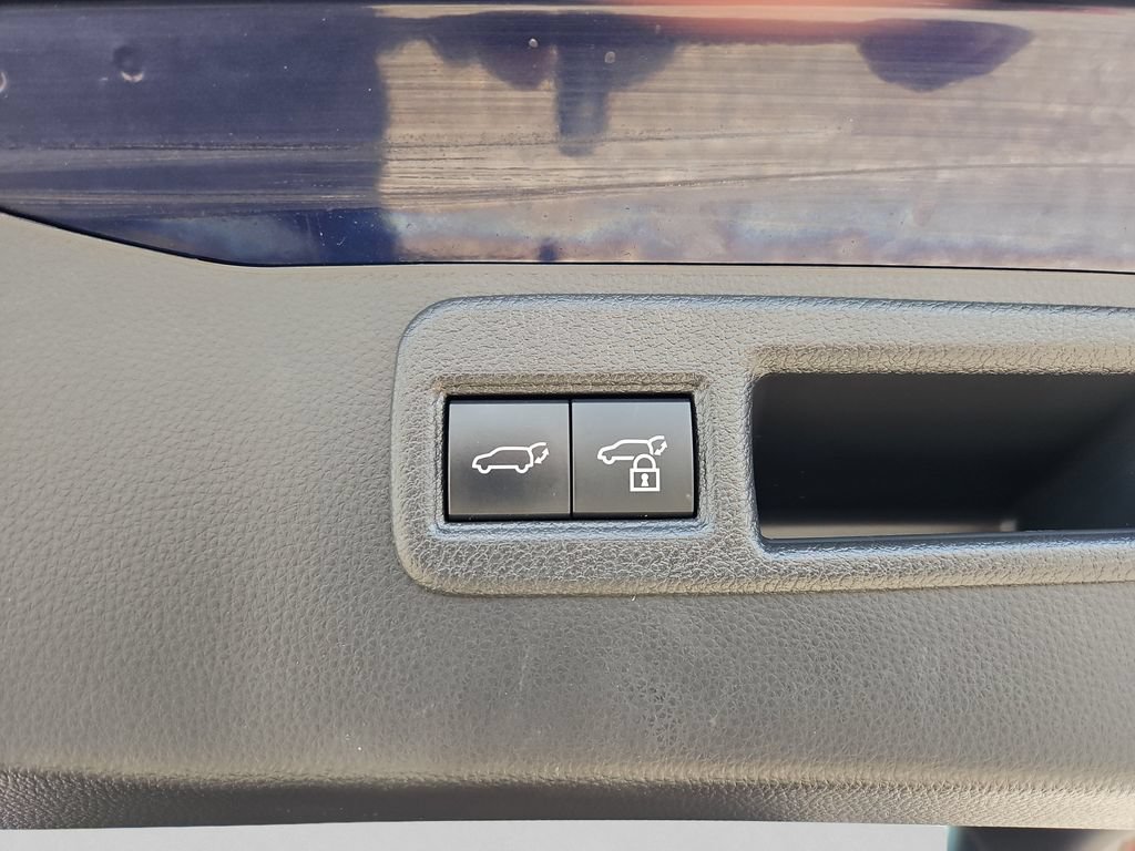 Used 2021 Toyota Venza LE w/ Carpet Mat Package (TMS) AWD/4WD image 19