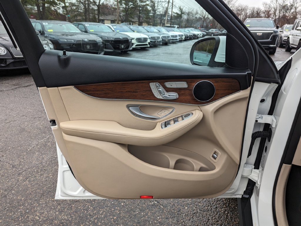 Used 2022 Mercedes-Benz GLC 300 4MATIC image 12