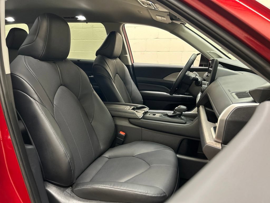 Used 2026 Toyota Grand Highlander AWD image 12