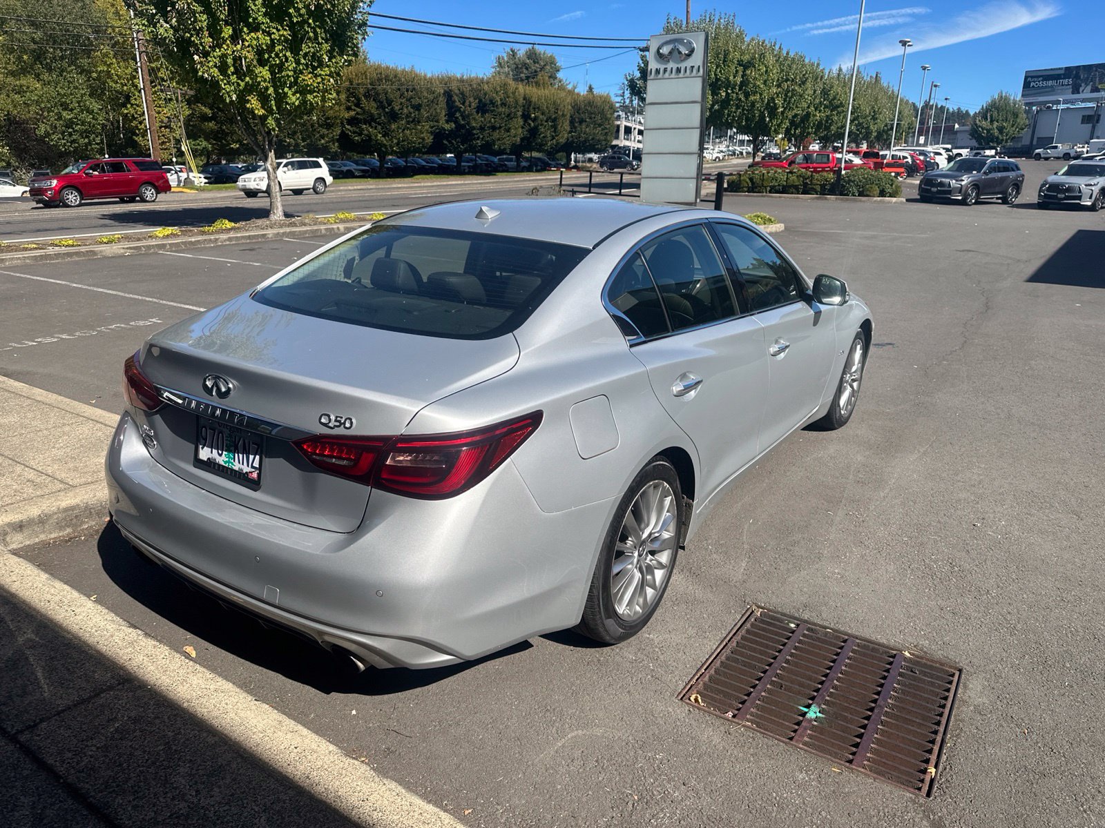 Used 2018 INFINITI Q50 Luxe w/ Sensory Package (Luxe) AWD/4WD image 4