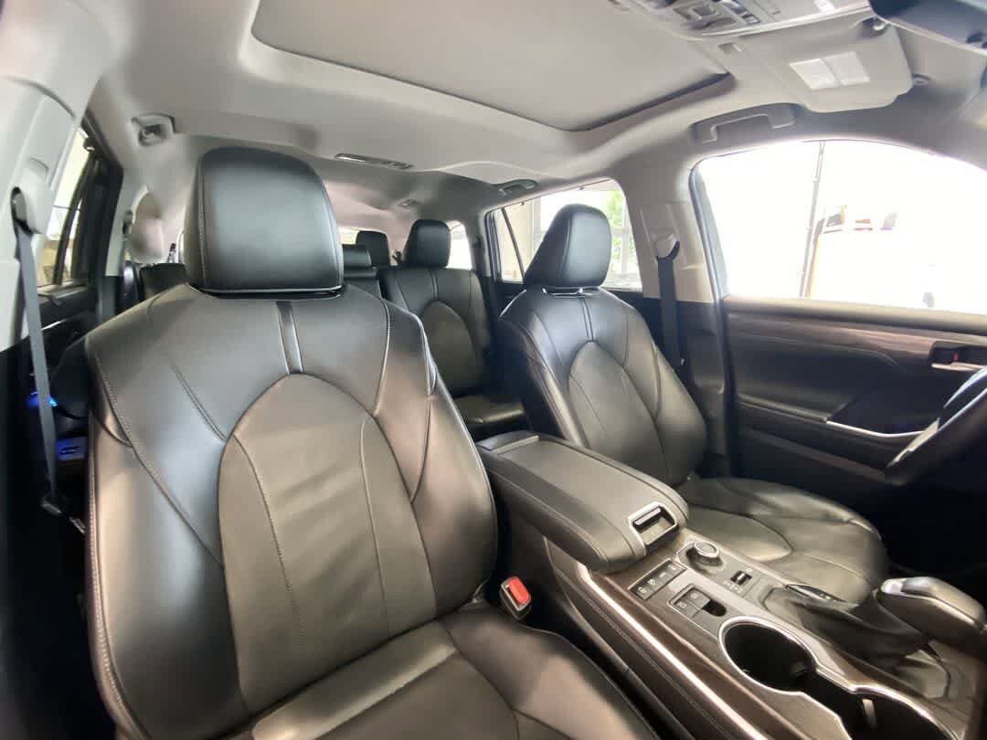 Used 2022 Toyota Highlander Limited AWD/4WD image 28