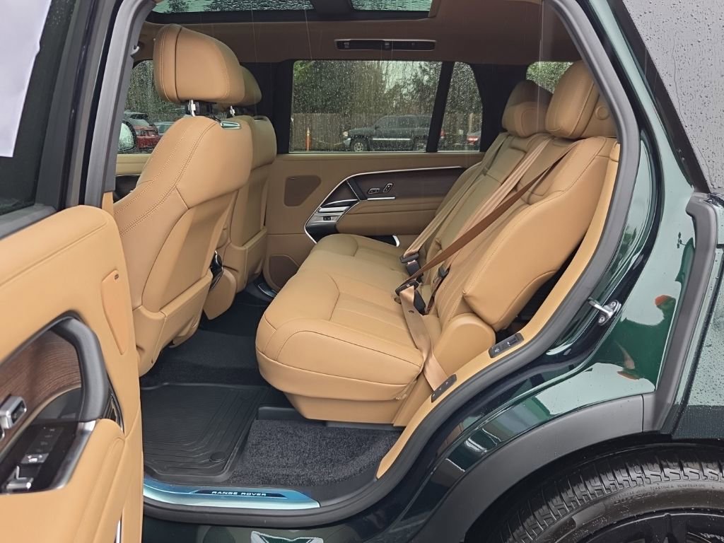 New 2026 Land Rover Range Rover Long Wheelbase SE AWD/4WD image 5