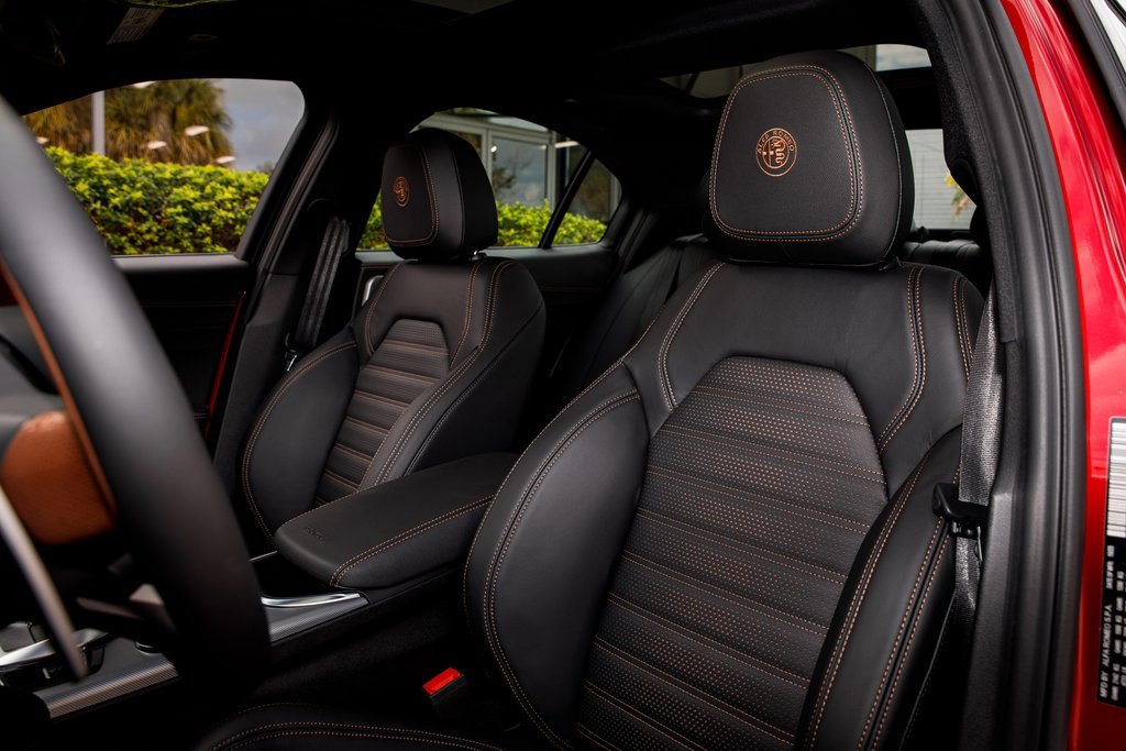 New 2025 Alfa Romeo Giulia AWD w/ Driving Assist Package image 25