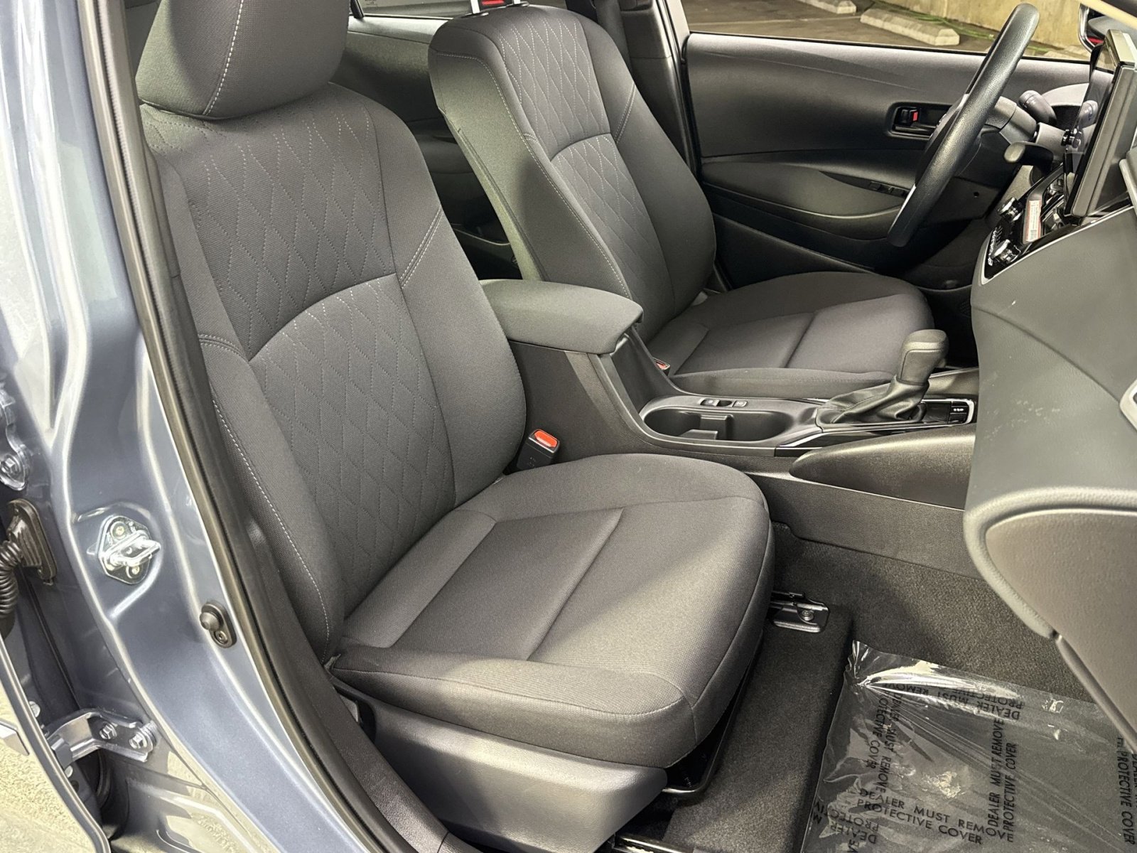 Used 2025 Toyota Corolla LE image 31