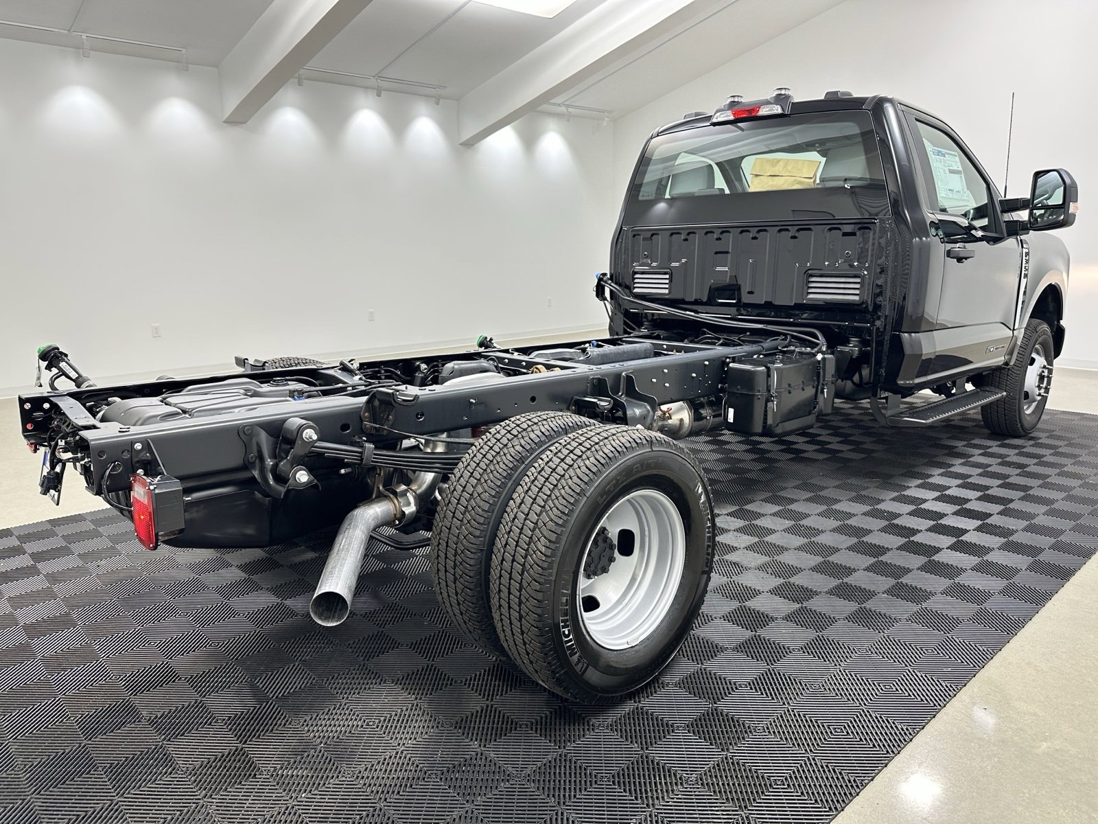 New 2025 Ford F350 XL image 6