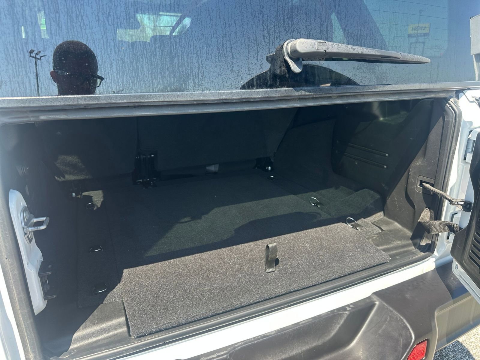 Used 2025 Jeep Wrangler Sahara image 31