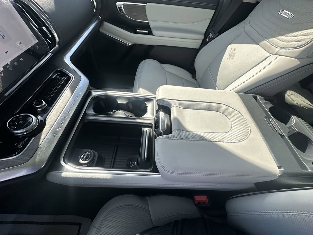 New 2026 Ford Expedition Platinum image 27