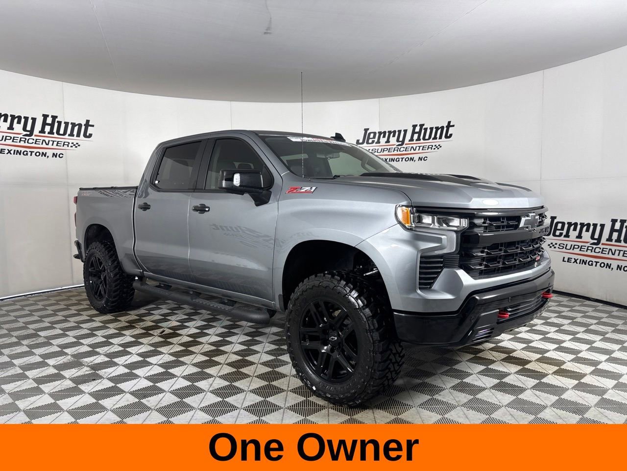 Used 2025 Chevrolet Silverado 1500 LT Trail Boss w/ Convenience Package II AWD/4WD image 4