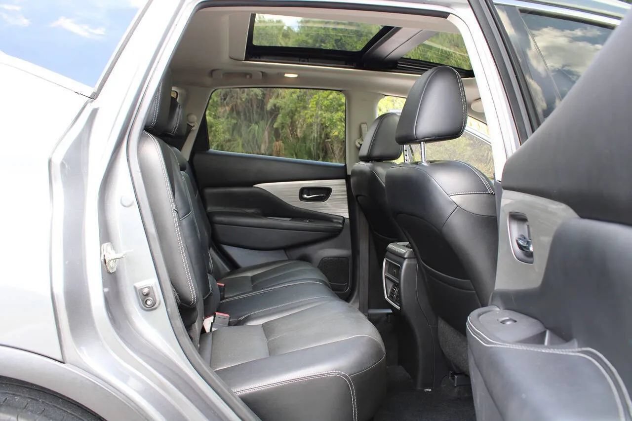 Used 2017 Nissan Murano SL w/ SL Technology Package FWD image 11