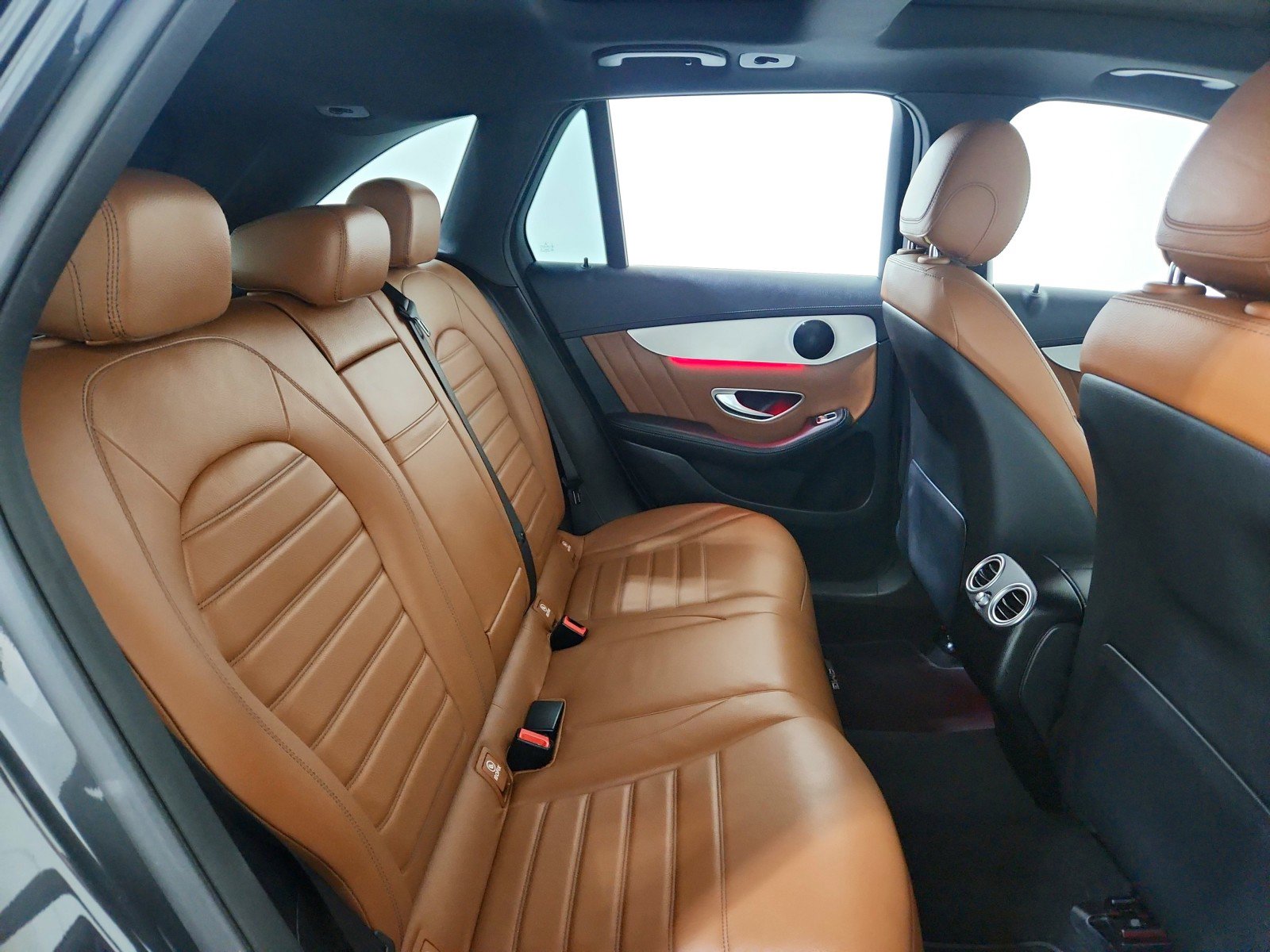 Certified 2022 Mercedes-Benz GLC 43 AMG 4MATIC image 37