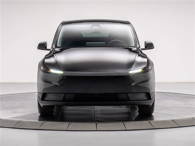Used 2026 Tesla Model Y 2WD image 8