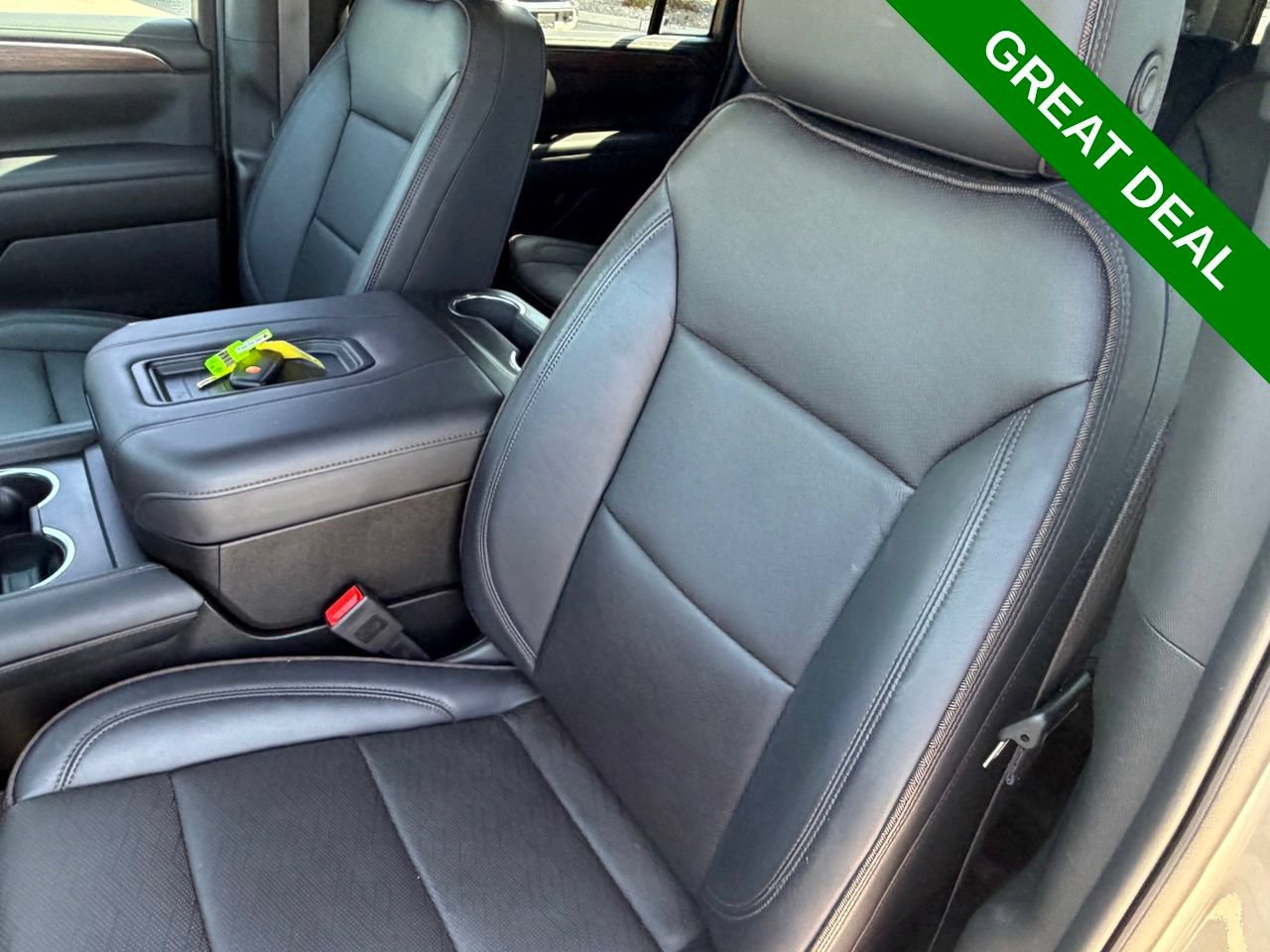 Used 2024 Chevrolet Suburban High Country w/ Premium Package AWD/4WD image 32