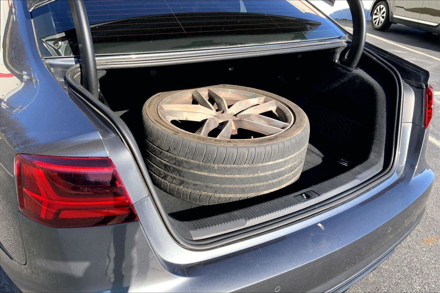 Used 2016 Audi S6 Prestige w/ Prestige Package image 24