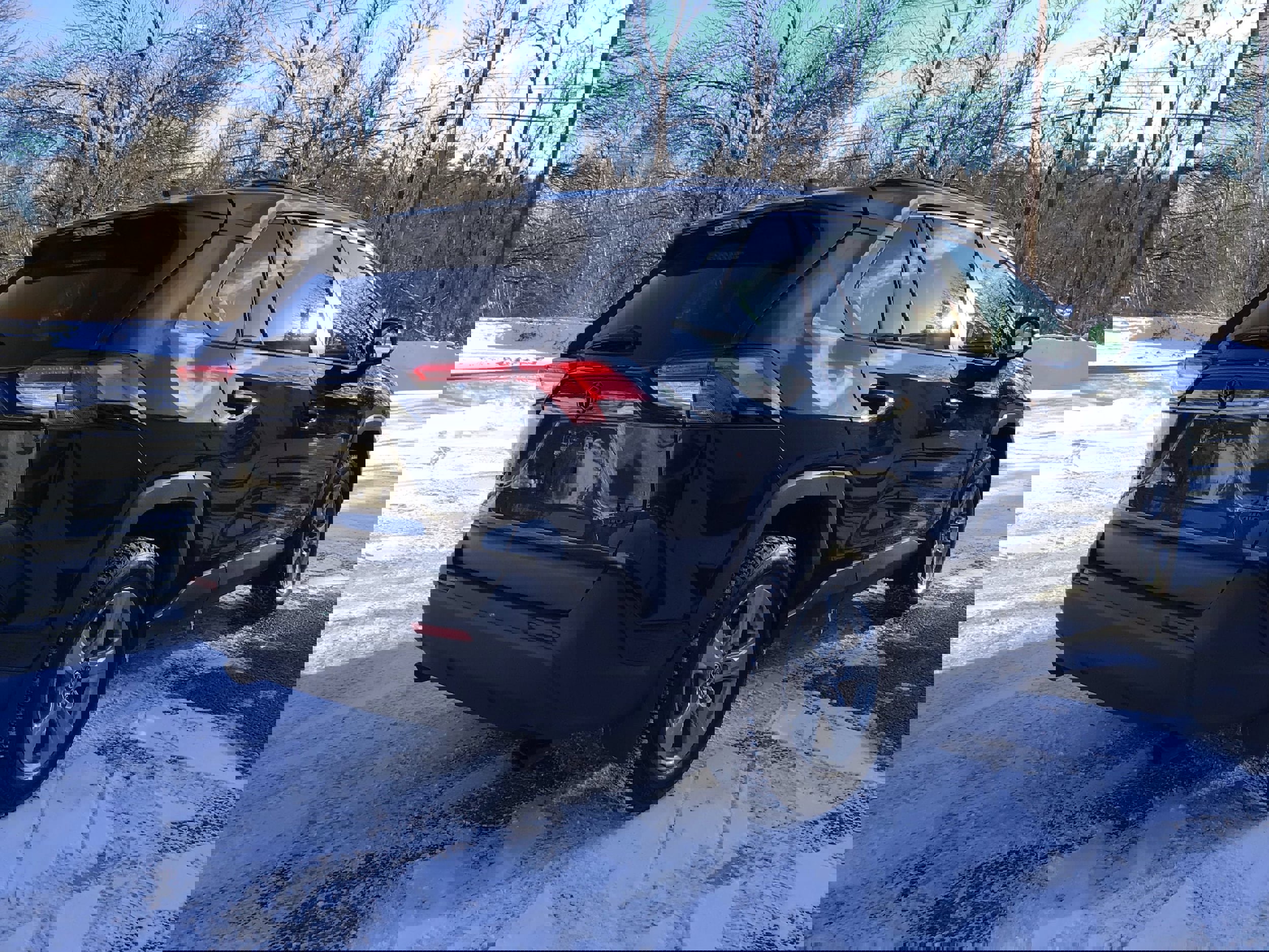 Used 2023 Toyota RAV4 XLE image 8