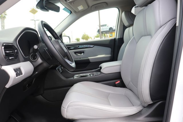 Certified 2024 Honda Pilot Touring image 11