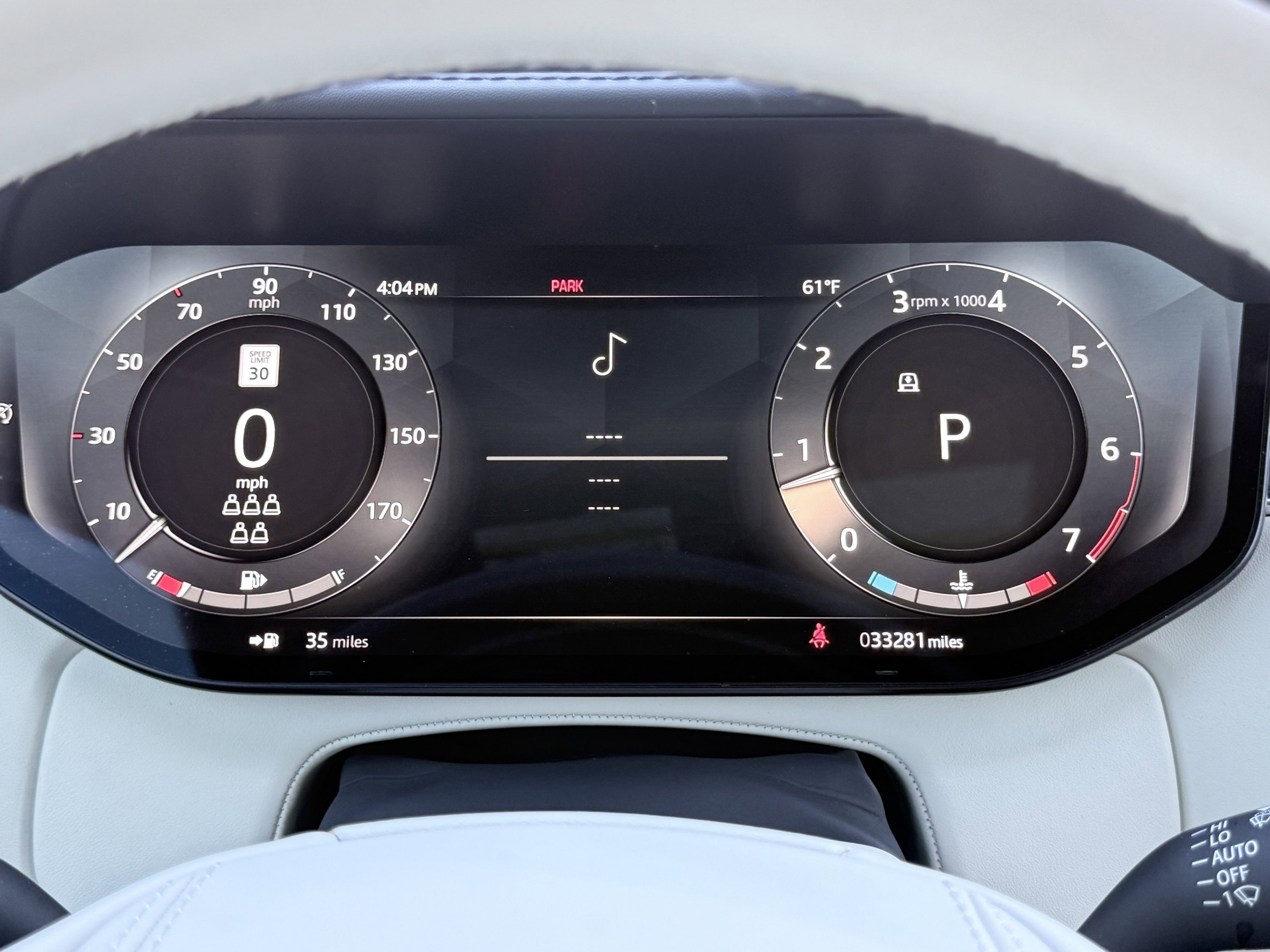 Used 2023 Land Rover Range Rover Long Wheelbase Autobiography image 4