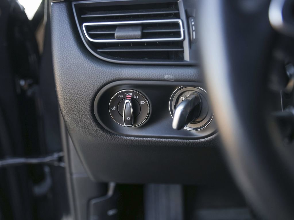 Certified 2021 Porsche Macan image 22