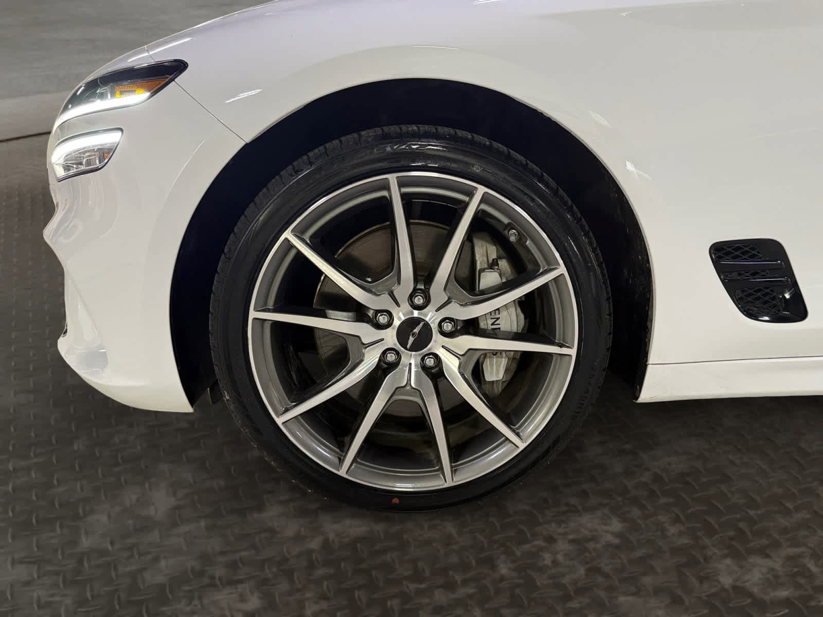 Used 2025 Genesis G70 2.5T RWD image 21