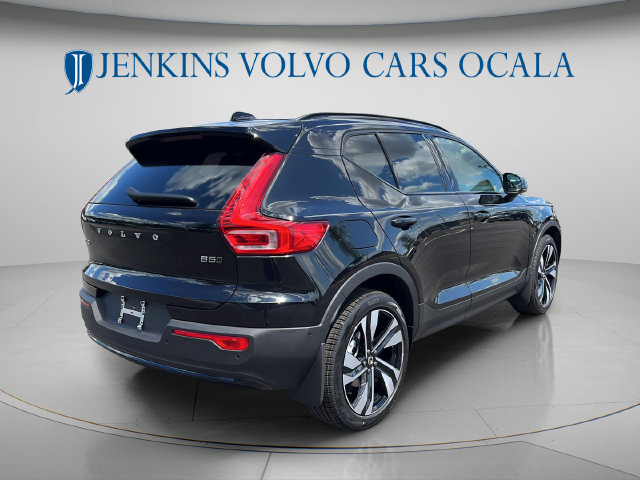 New 2026 Volvo XC40 B5 Plus w/ Climate Package AWD/4WD image 3