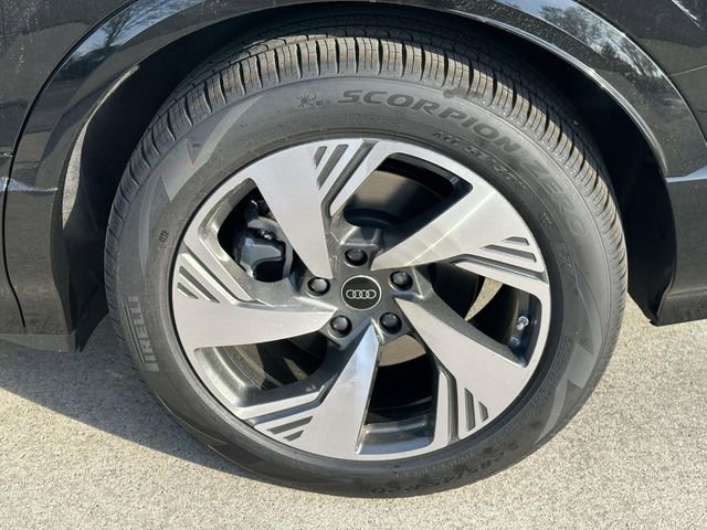 New 2027 Audi Q6 e-tron Premium AWD/4WD image 4