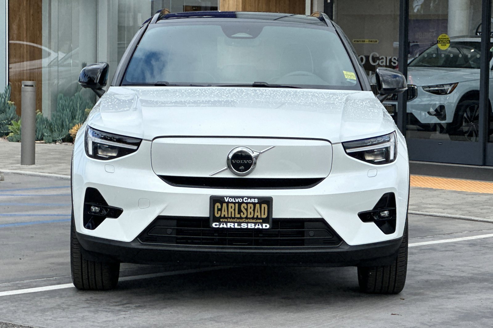 Certified 2023 Volvo XC40 Recharge Ultimate w/ Protection Package Premier image 9