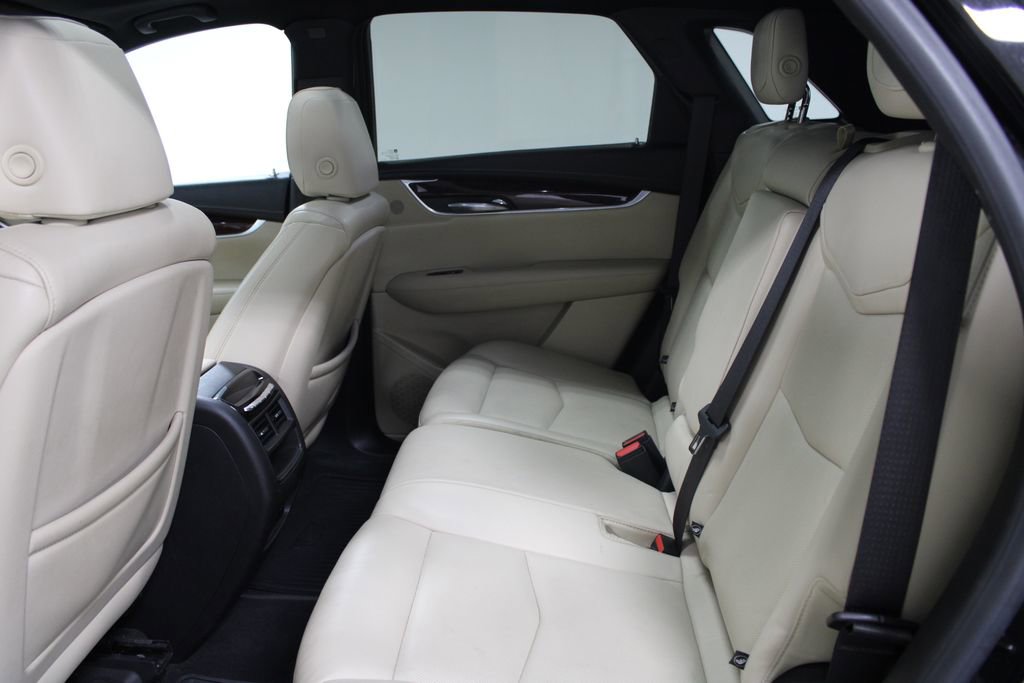 Used 2018 Cadillac XT5 Premium Luxury FWD image 18